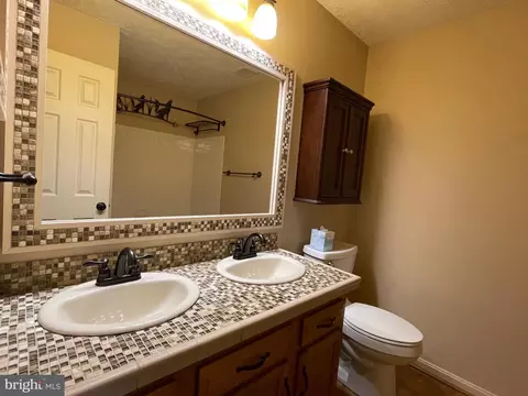 Bath - 2176 Ambleside Ct, Frederick, MD 21702 photo 4 of 6