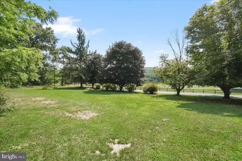 Exterior - 14008 Brown Rd, Smithsburg, MD 21783 photo 4 of 5