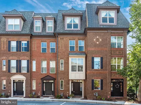 1458 Trafalgar Ln, Frederick, MD 21701