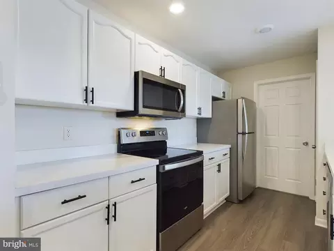 302 Baughmans Ln #J, Frederick, MD 21702 photo 8