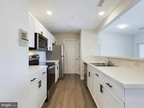 302 Baughmans Ln #J, Frederick, MD 21702 photo 7