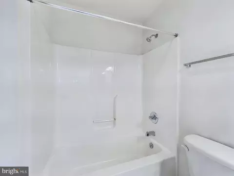 302 Baughmans Ln #J, Frederick, MD 21702 photo 23