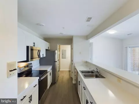 302 Baughmans Ln #J, Frederick, MD 21702 photo 5