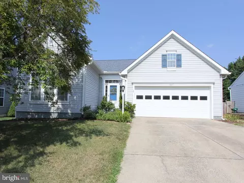 821 Apache Ct, Frederick, MD 21701 photo 2