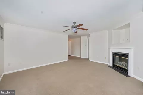599 Cawley Dr #2D, Frederick, MD 21703 photo 6