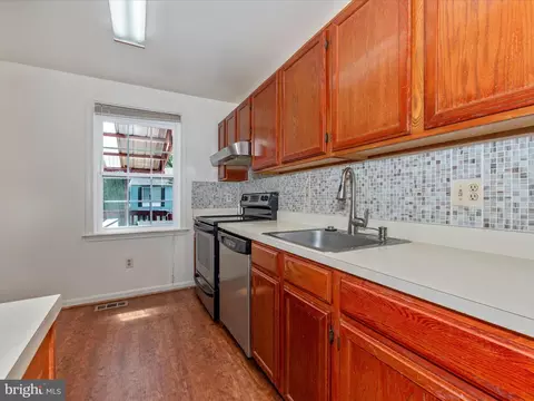 Kitchen - 237 Thames Dr, Frederick, MD 21702 photo 6 of 7