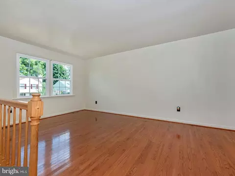 Living - 237 Thames Dr, Frederick, MD 21702 photo 2 of 12