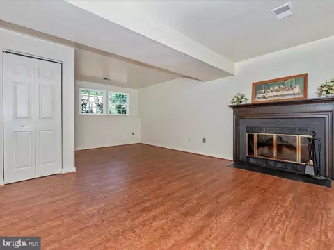 Living - 237 Thames Dr, Frederick, MD 21702 photo 9 of 12