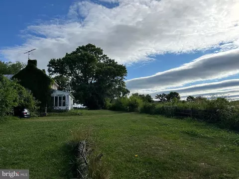 8826 Old Willowbrook Rd, Frederick, MD 21702