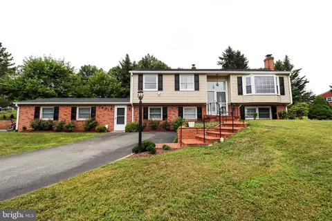 7501 Somerset Ter, Frederick, MD 21702 photo 1