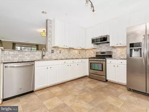Kitchen - 2609 S Everly Dr, Frederick, MD 21701 photo 3 of 4