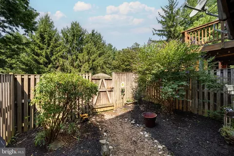 Exterior - 116 Cavenrock Ct, Frederick, MD 21702 photo 2 of 6