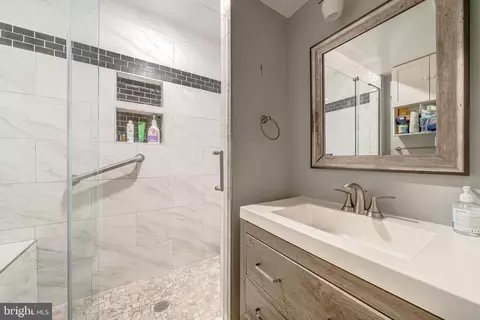 Bath - 116 Cavenrock Ct, Frederick, MD 21702 photo 3 of 3