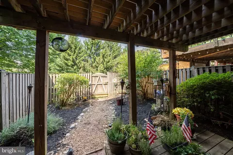Exterior - 116 Cavenrock Ct, Frederick, MD 21702 photo 3 of 6
