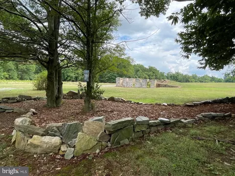 Exterior - 9314 Pear Ln, Frederick, MD 21702 photo 14 of 15