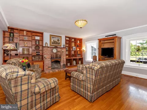 Living - 9314 Pear Ln, Frederick, MD 21702 photo 1 of 3