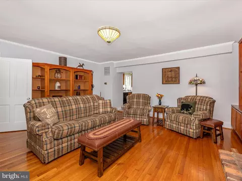 Living - 9314 Pear Ln, Frederick, MD 21702 photo 3 of 3