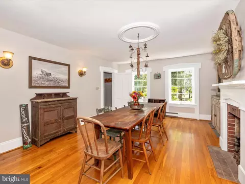 Dining - 9314 Pear Ln, Frederick, MD 21702 photo 4 of 6
