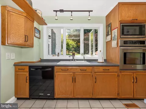 Kitchen - 9314 Pear Ln, Frederick, MD 21702 photo 4 of 4