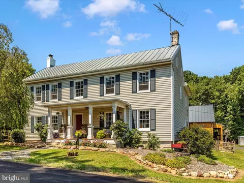 Exterior - 9314 Pear Ln, Frederick, MD 21702 photo 6 of 15