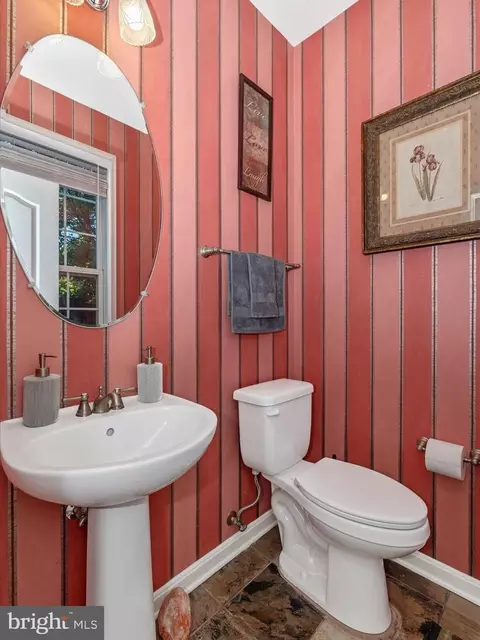 Bath - 107 Swallow Pointe Ct, Frederick, MD 21702 photo 1 of 5