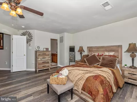 Bedroom - 107 Swallow Pointe Ct, Frederick, MD 21702 photo 3 of 9