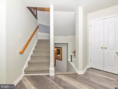 Entry Way - 107 Swallow Pointe Ct, Frederick, MD 21702 photo 3 of 4
