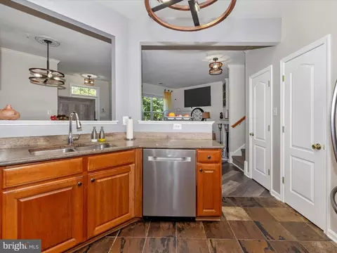 Kitchen - 107 Swallow Pointe Ct, Frederick, MD 21702 photo 4 of 5