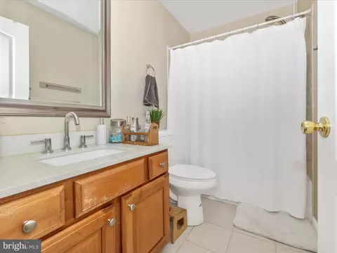 Bath - 107 Swallow Pointe Ct, Frederick, MD 21702 photo 5 of 5