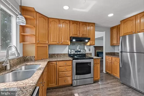 Kitchen - 138 Melrose Ct, Frederick, MD 21702 photo 3 of 4