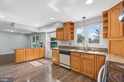 Kitchen - 138 Melrose Ct, Frederick, MD 21702 photo 2 of 4