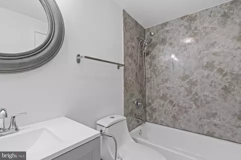 Bath - 138 Melrose Ct, Frederick, MD 21702 photo 2 of 3