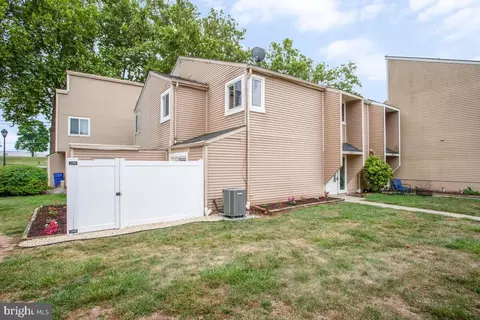 7295 C Coachlight Ct, Frederick, MD 21703 photo 3
