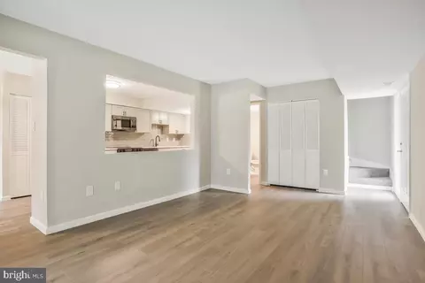7295 C Coachlight Ct, Frederick, MD 21703 photo 8
