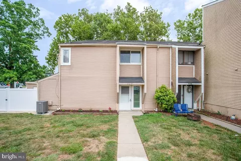 7295 C Coachlight Ct, Frederick, MD 21703 photo 2