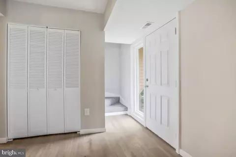 7295 C Coachlight Ct, Frederick, MD 21703 photo 5