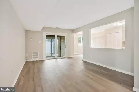 7295 C Coachlight Ct, Frederick, MD 21703 photo 6