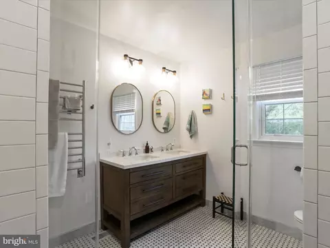 Bath - 23 Fairview Ave, Frederick, MD 21701 photo 3 of 5
