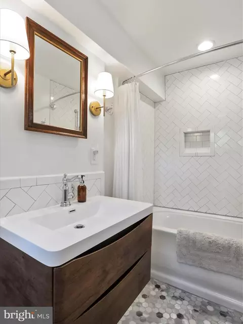 Bath - 23 Fairview Ave, Frederick, MD 21701 photo 5 of 5
