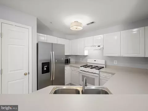 2103 Wayside Dr #2D, Frederick, MD 21702 photo 9