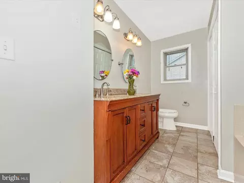 Bath - 10 Easy St, Thurmont, MD 21788 photo 2 of 6