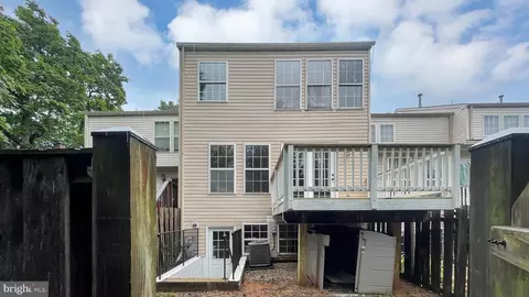 5512 Upshur Sq, Frederick, MD 21703 photo 2