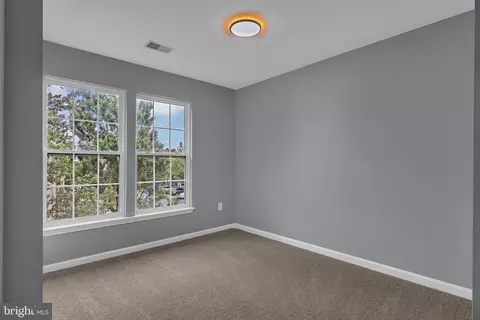 5512 Upshur Sq, Frederick, MD 21703 photo 4