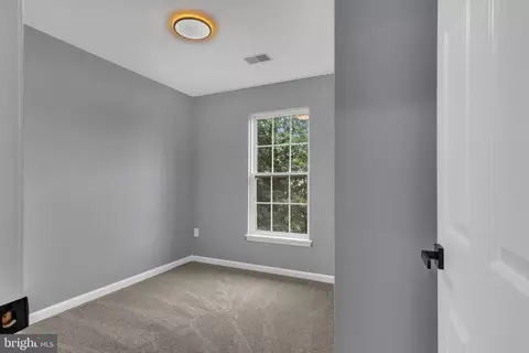 5512 Upshur Sq, Frederick, MD 21703 photo 7