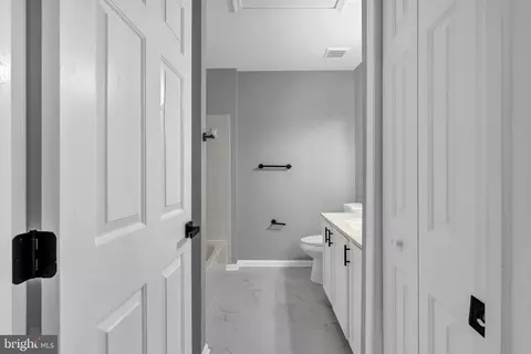 5512 Upshur Sq, Frederick, MD 21703 photo 9