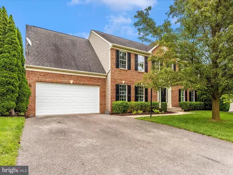 5 N Pointe Ter, Middletown, MD 21769