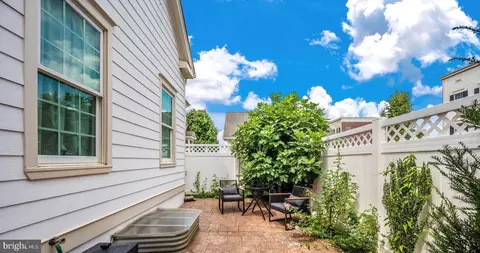 Exterior - 9158 Hinks Ln, Frederick, MD 21704 photo 3 of 11