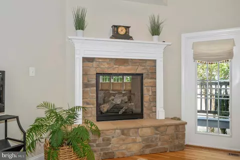 Entry Way - 9158 Hinks Ln, Frederick, MD 21704 photo 3 of 12
