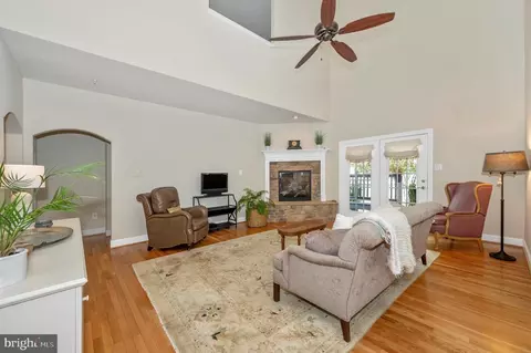 Living - 9158 Hinks Ln, Frederick, MD 21704 photo 2 of 2