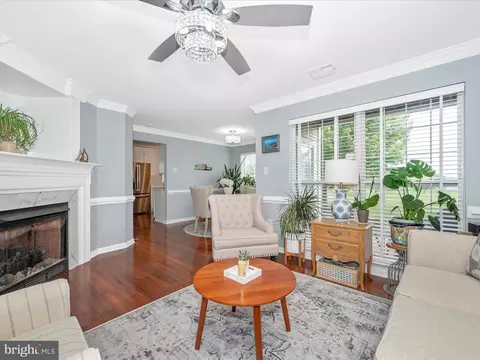 Living - 2502 Driftwood Ct #1B, Frederick, MD 21702 photo 1 of 9